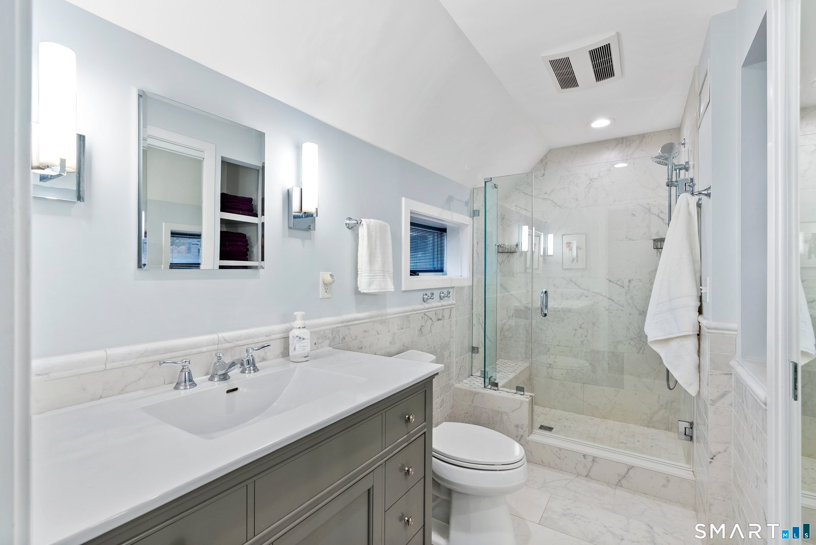 8 Morgan Road Photo 15