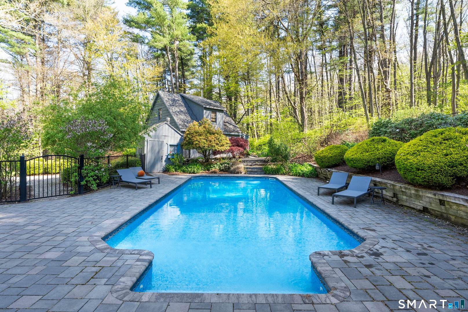 8 Morgan Road Photo 28