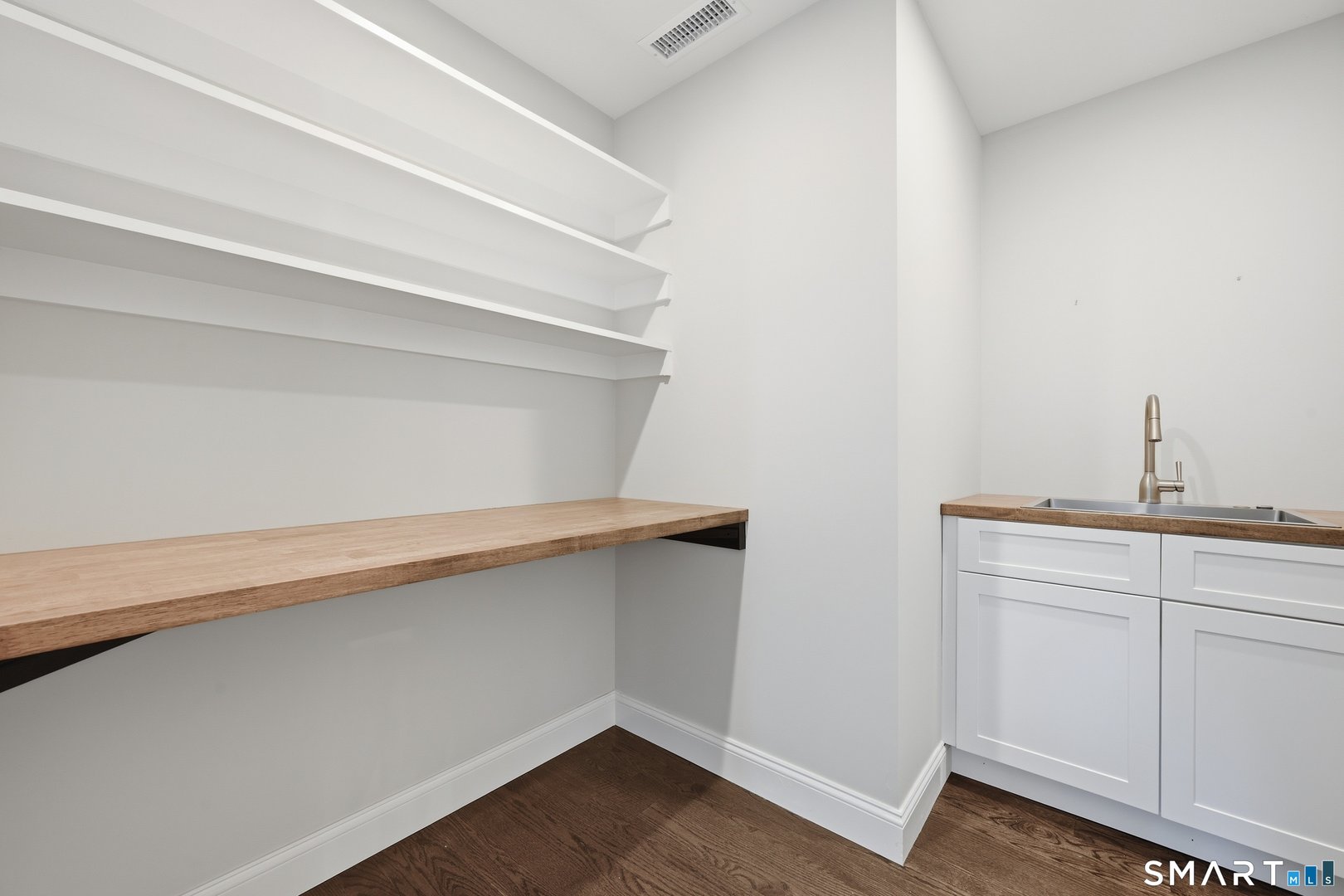 360 Taulman Road Photo 17