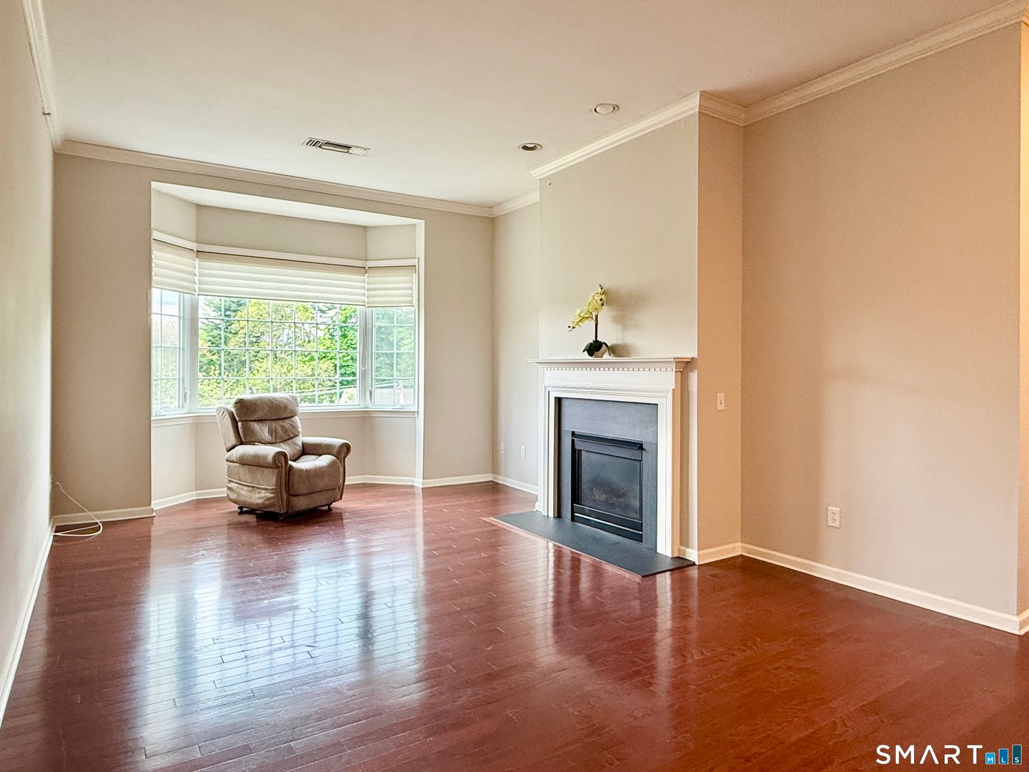 1 King Philip Drive  #405 Photo 8