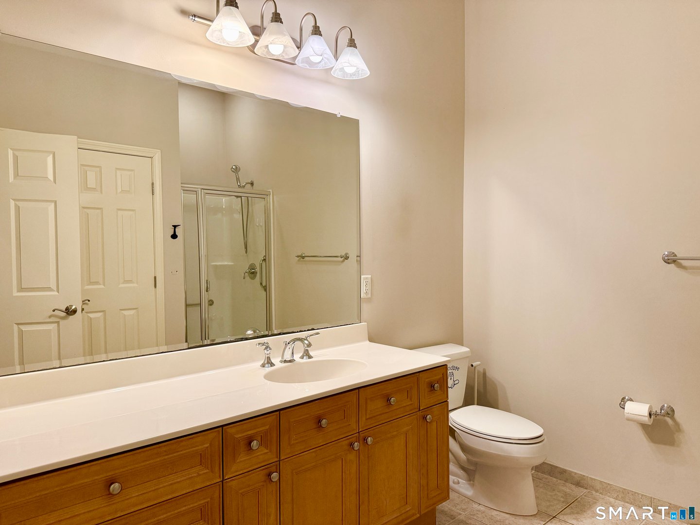 1 King Philip Drive  #405 Photo 17