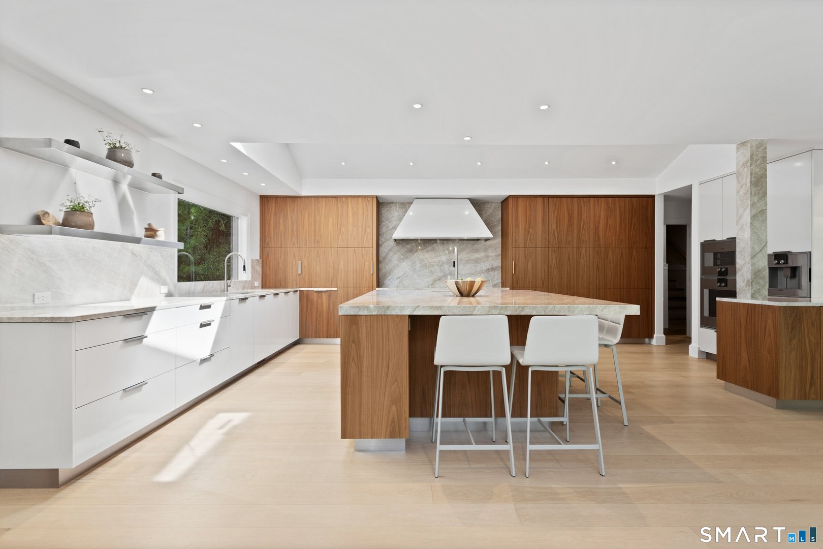22 Pent Road Photo 6
