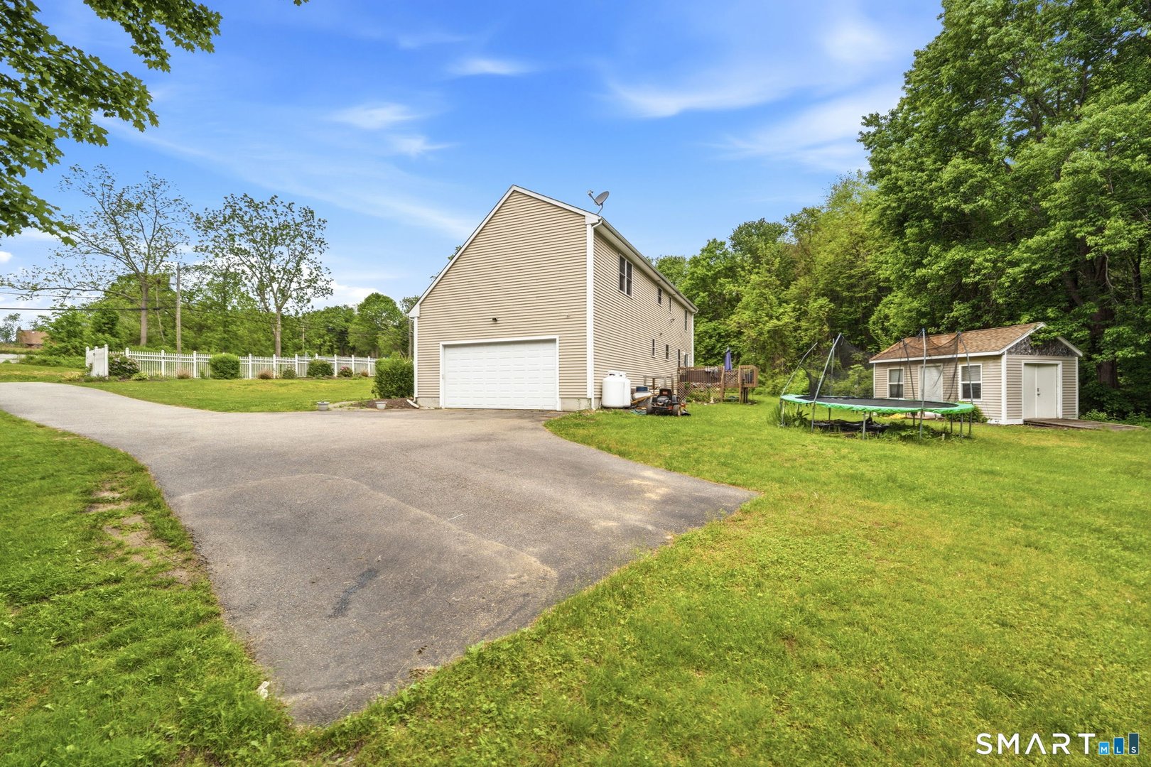 624 Hartford Road Photo 8