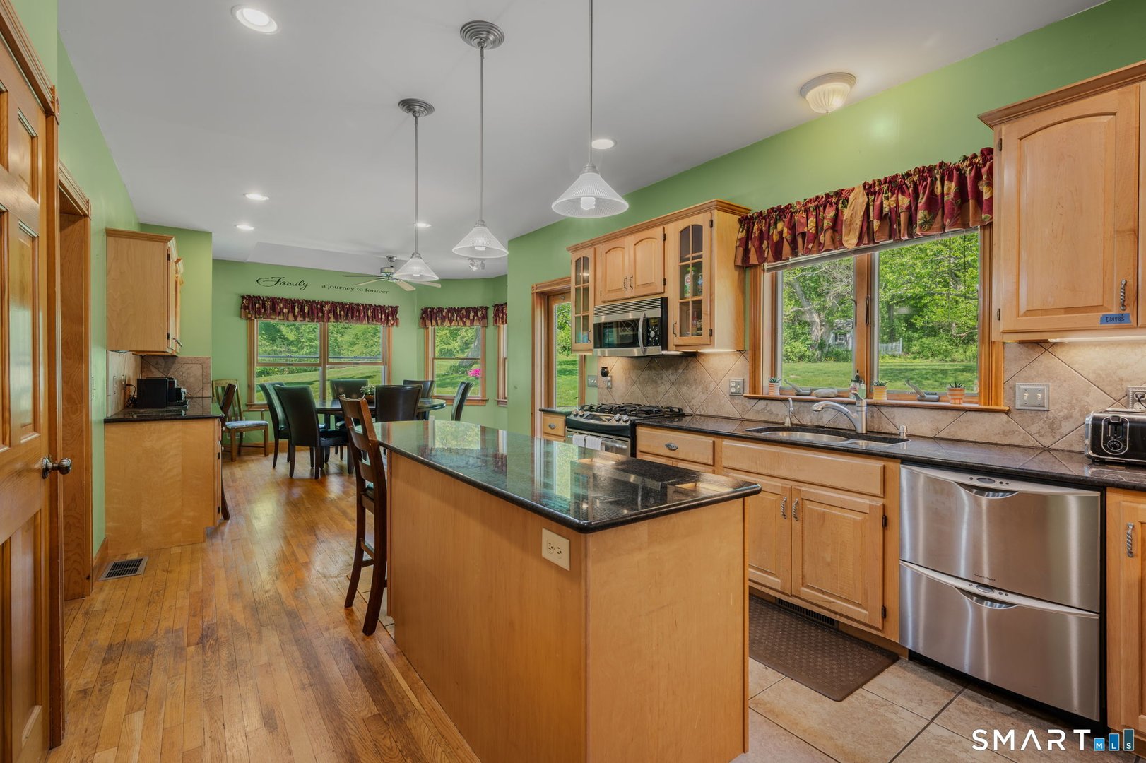 50 Emerald Glen Lane Photo 11