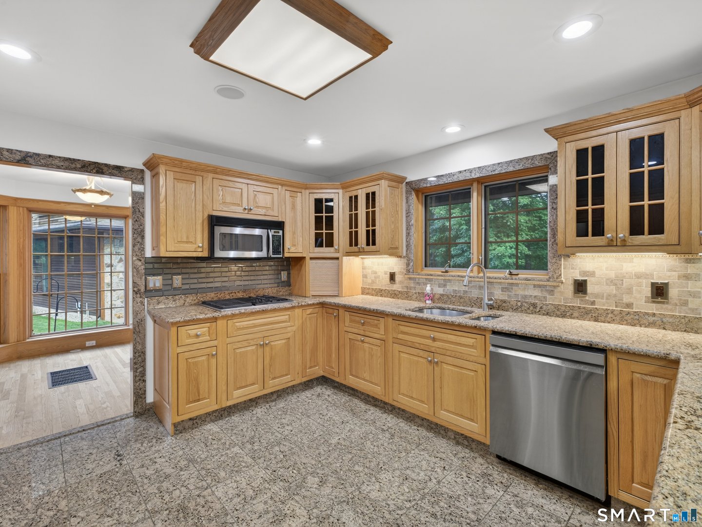 231 Kenwood Photo 12