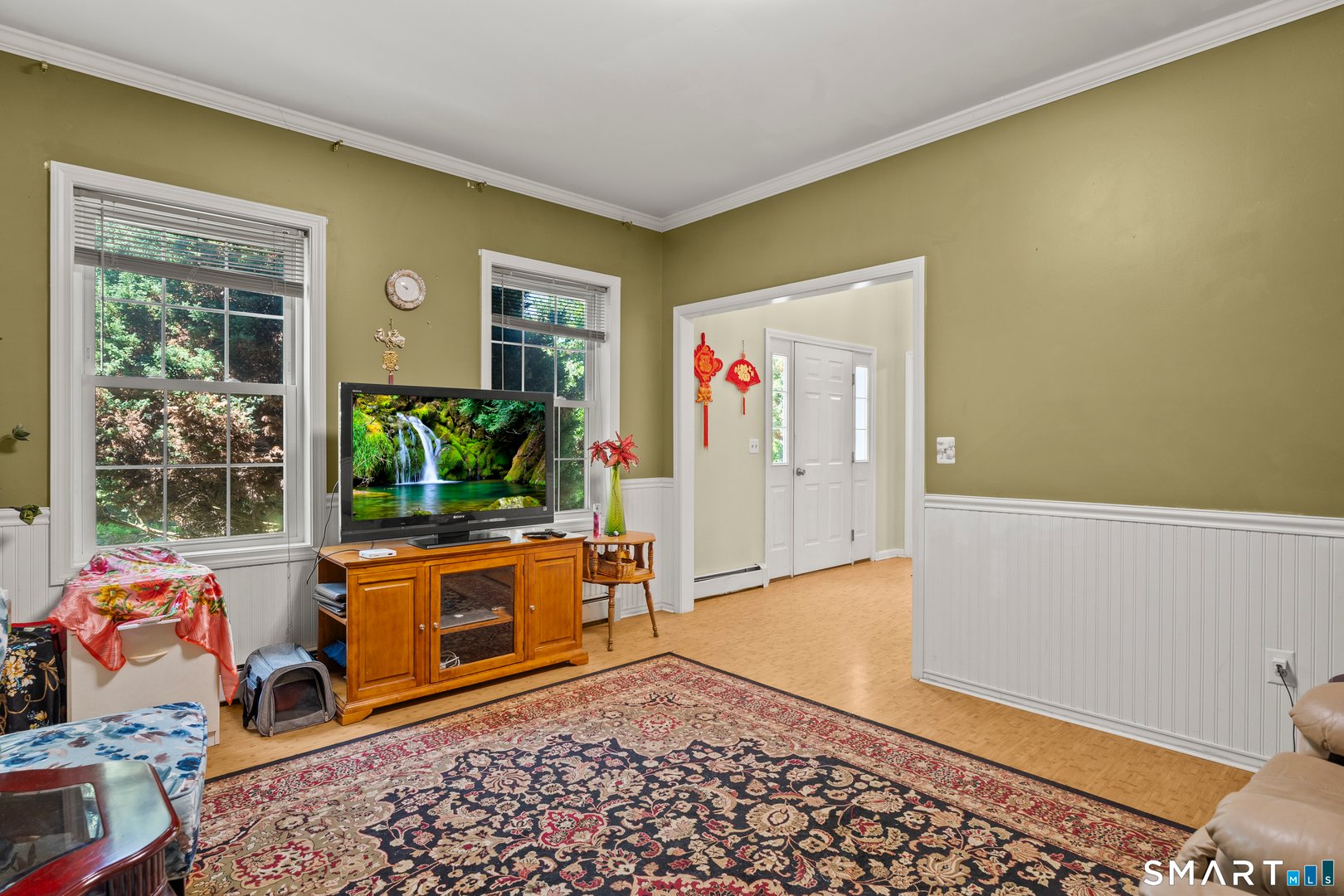 52 Middle Road Photo 10