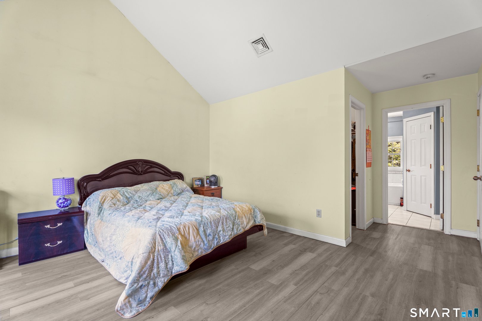 52 Middle Road Photo 21