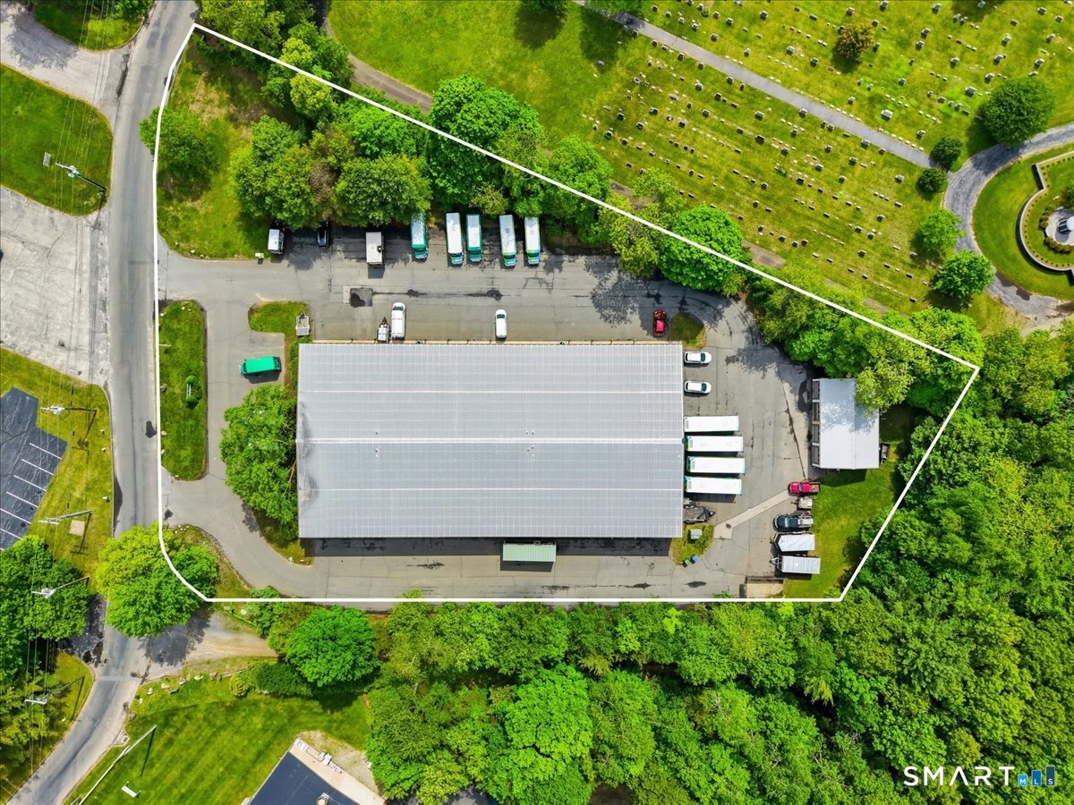 17 Industrial Park Road Photo 2