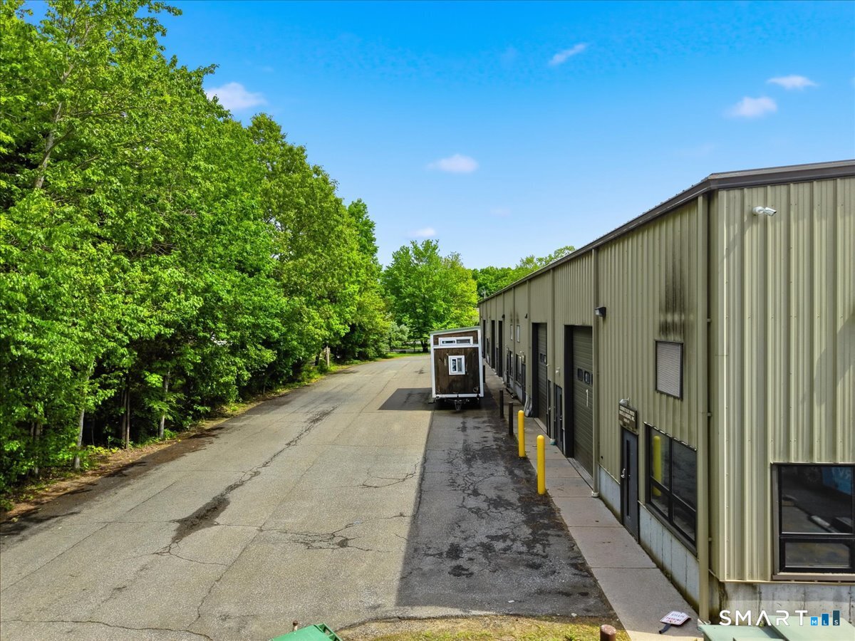 17 Industrial Park Road Photo 8