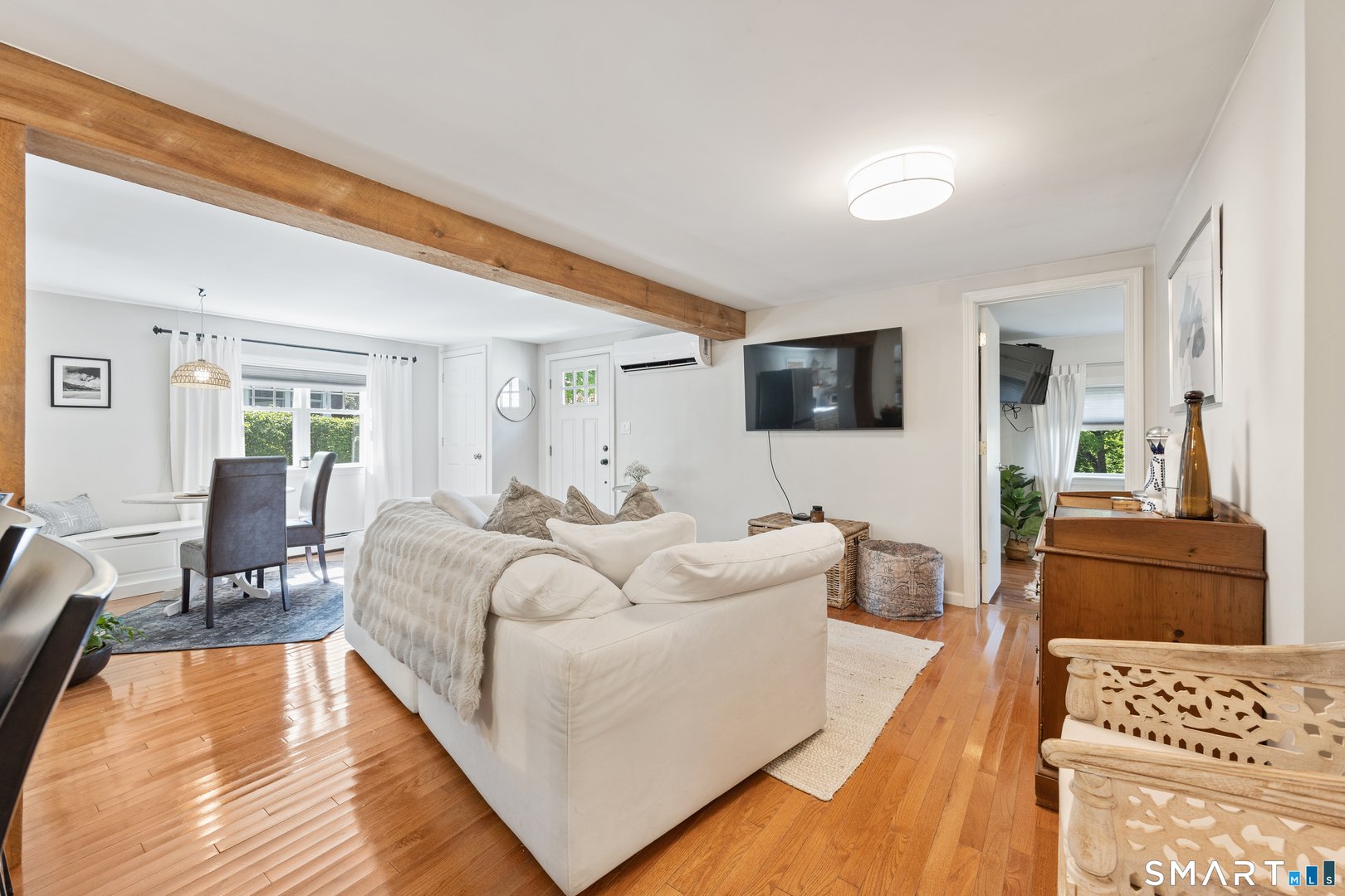 18 Willow Lane Photo 3