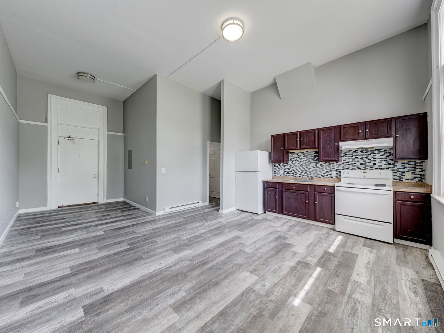 111 Franklin Square  #102 Photo 5