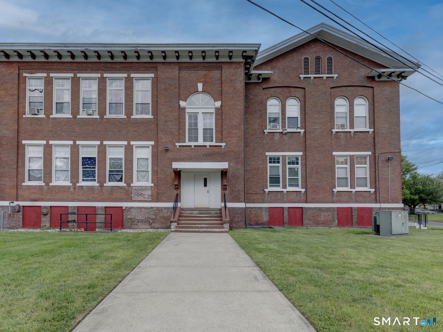 111 Franklin Square  #207 Photo 2