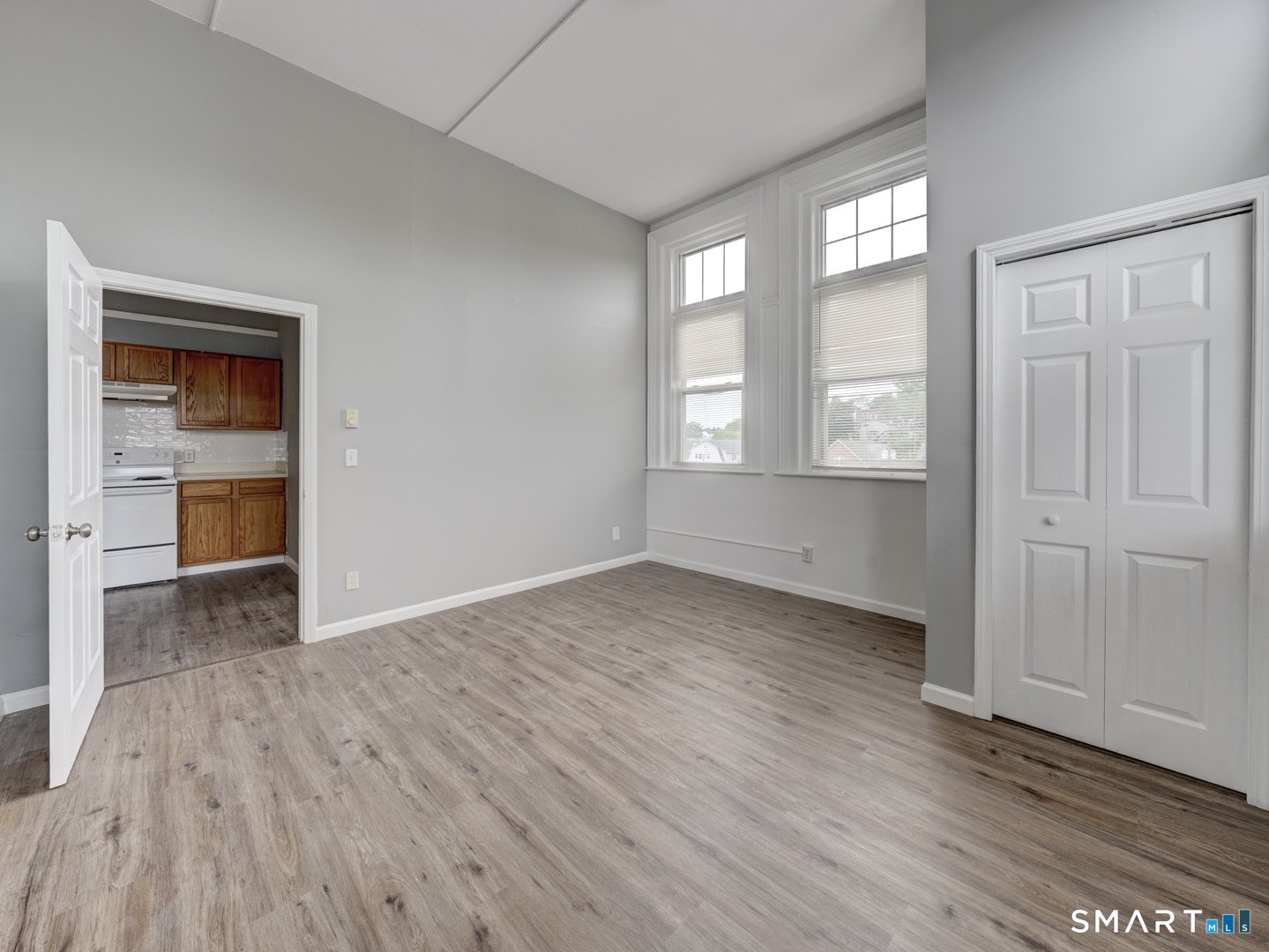 111 Franklin Square  #207 Photo 12