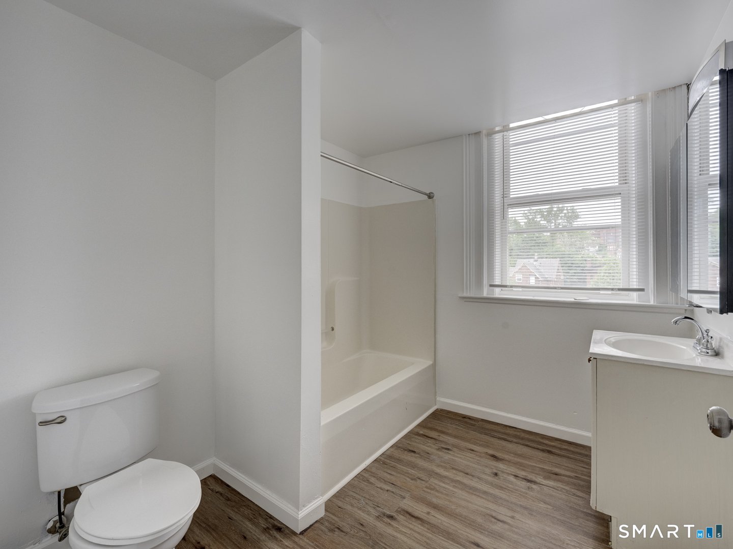111 Franklin Square  #207 Photo 17