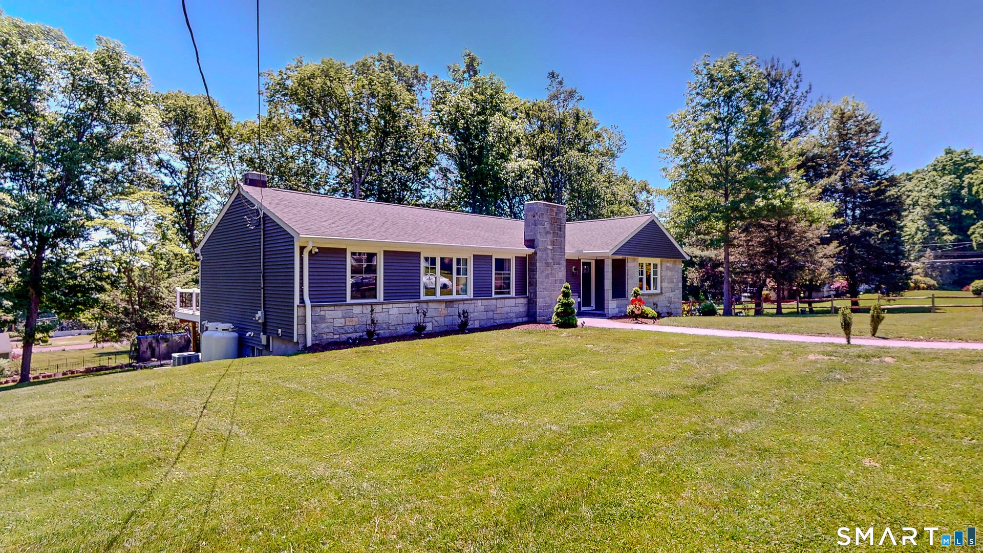 473 Summit Drive Photo 2