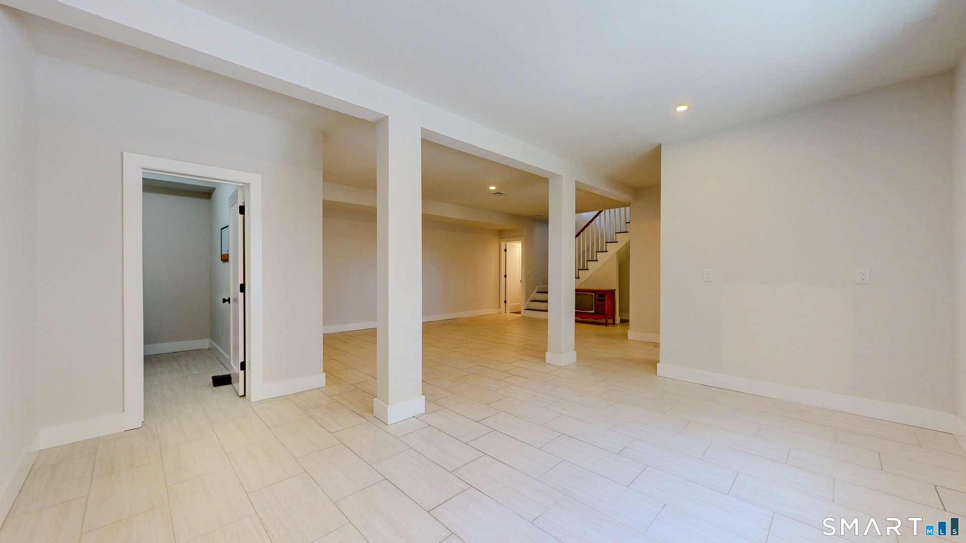 473 Summit Drive Photo 13