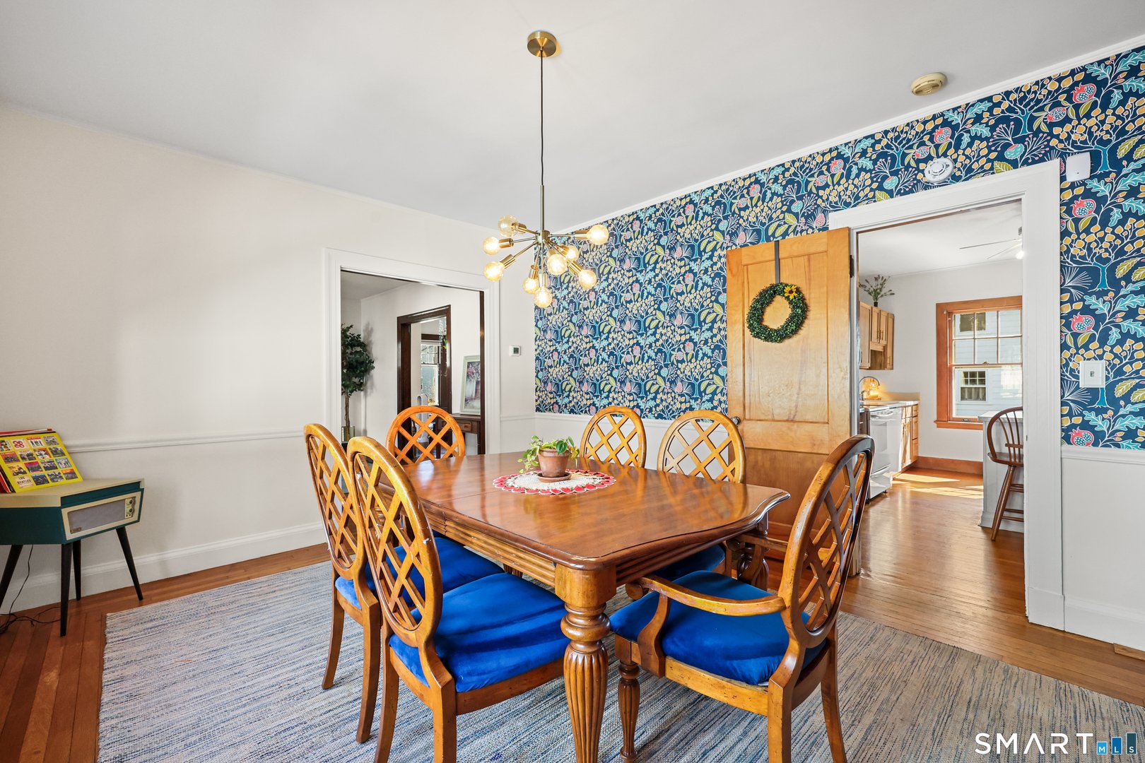 1720 Whitney Avenue Photo 8