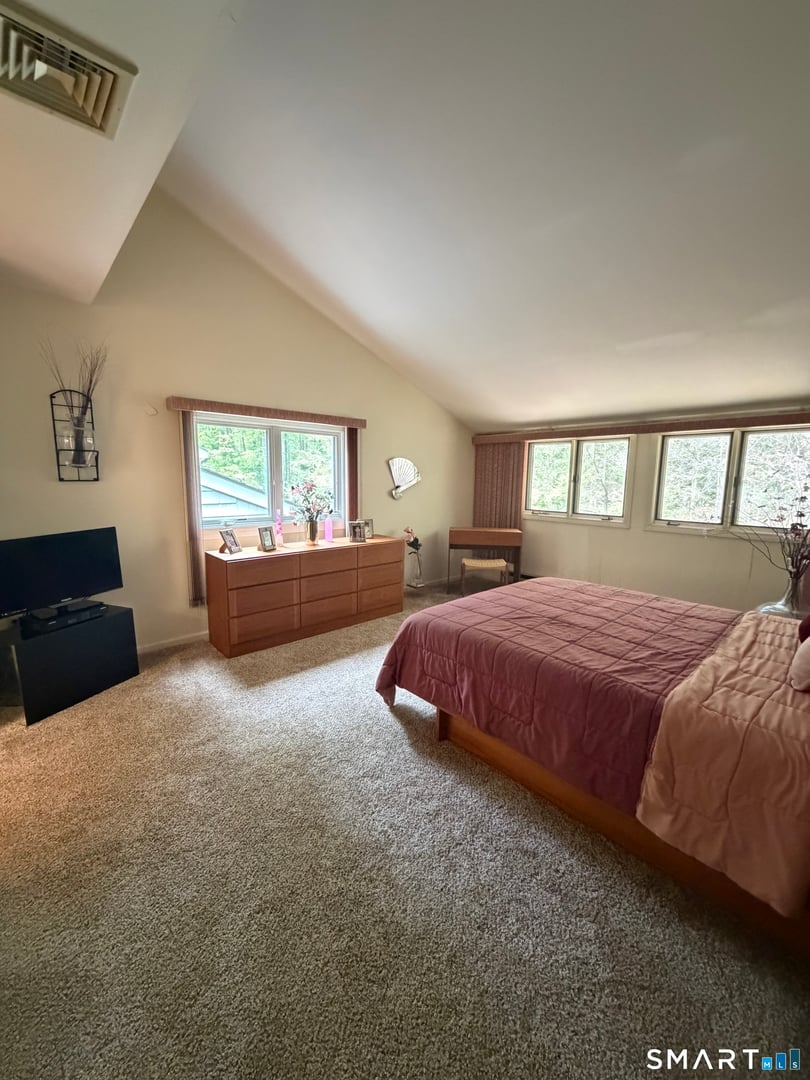 476 Evergreen Road Photo 17