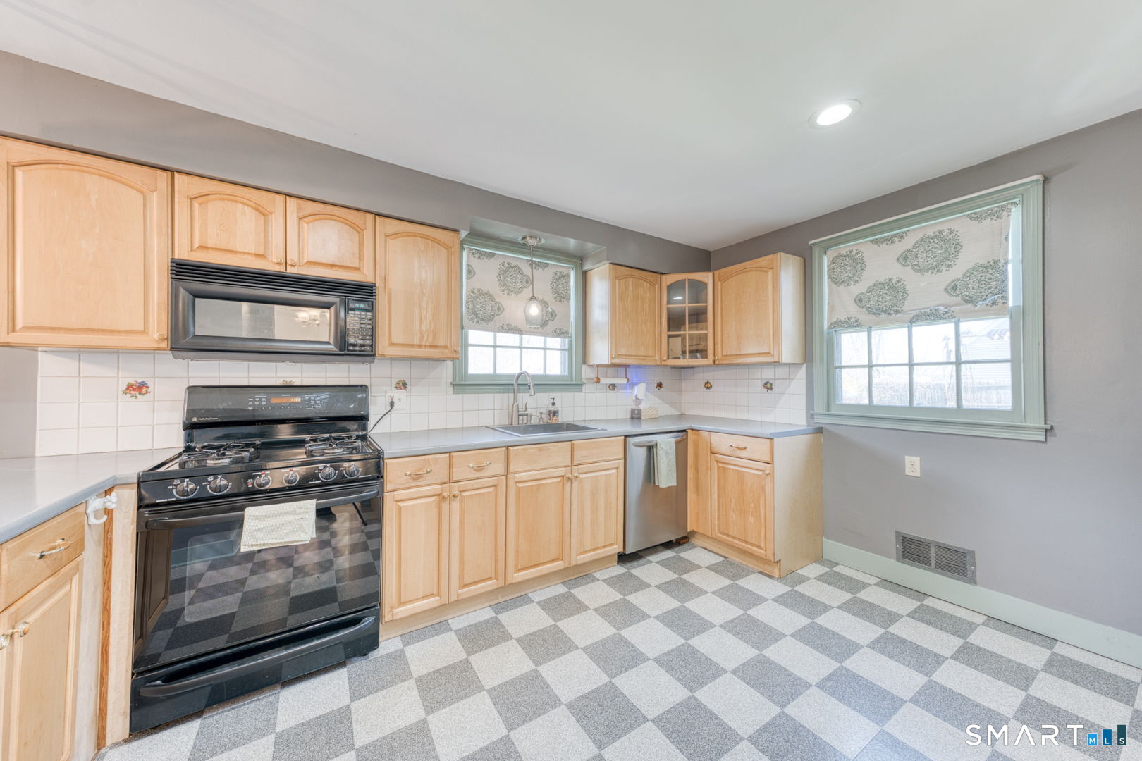 65 Tyler Lake Heights Photo 11