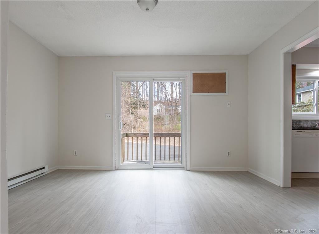 22 Maple Avenue Photo 5