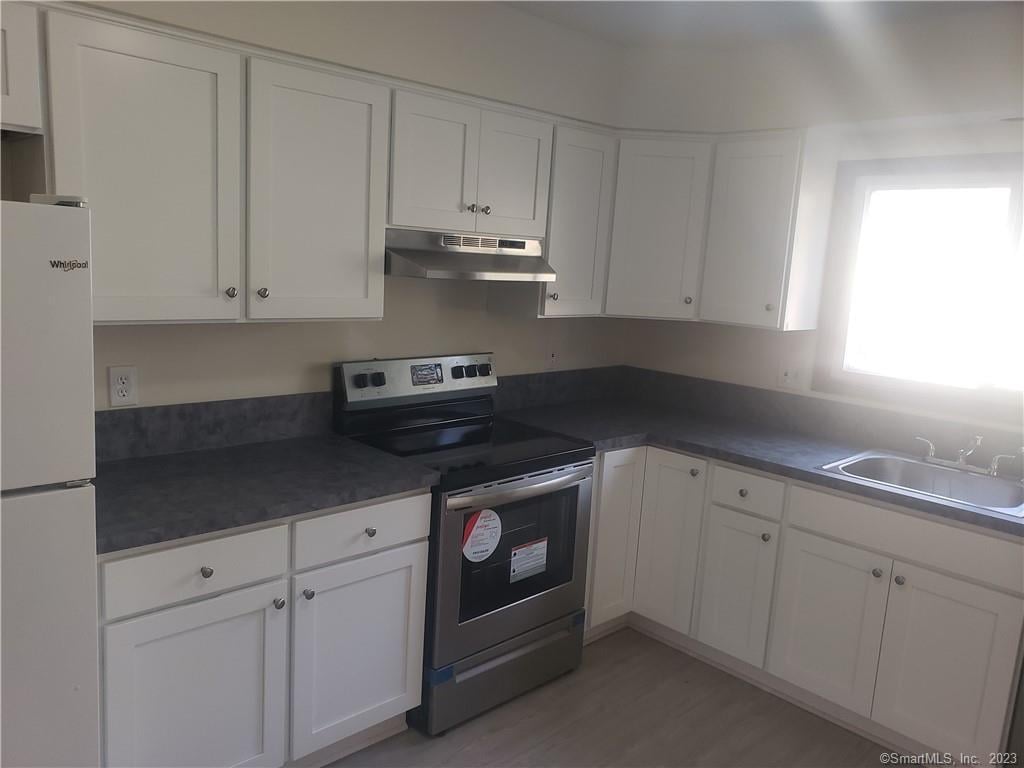 22 Maple Avenue Photo 8