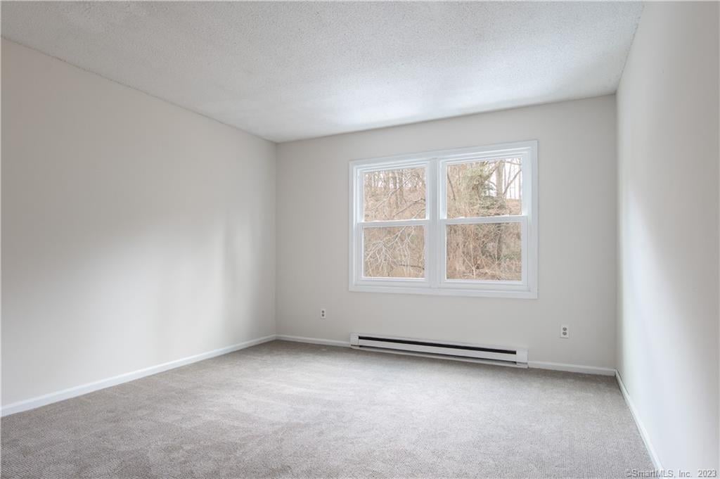 22 Maple Avenue Photo 10