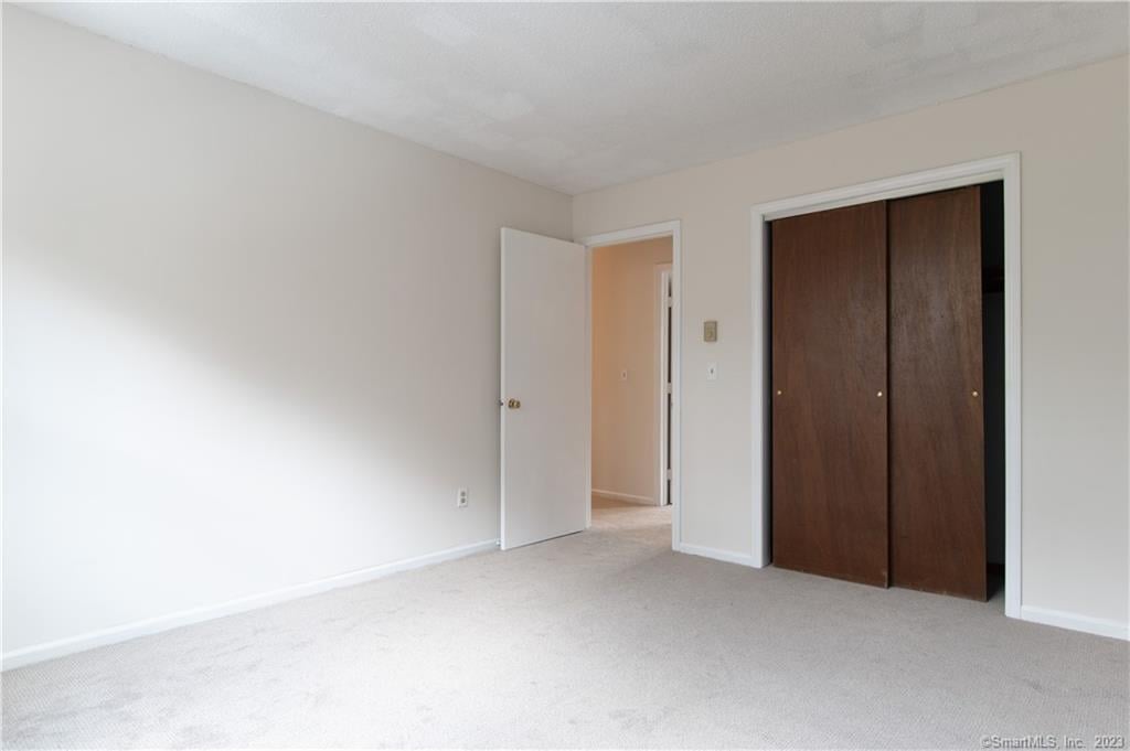 22 Maple Avenue Photo 11