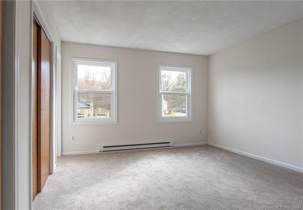 22 Maple Avenue Photo 15