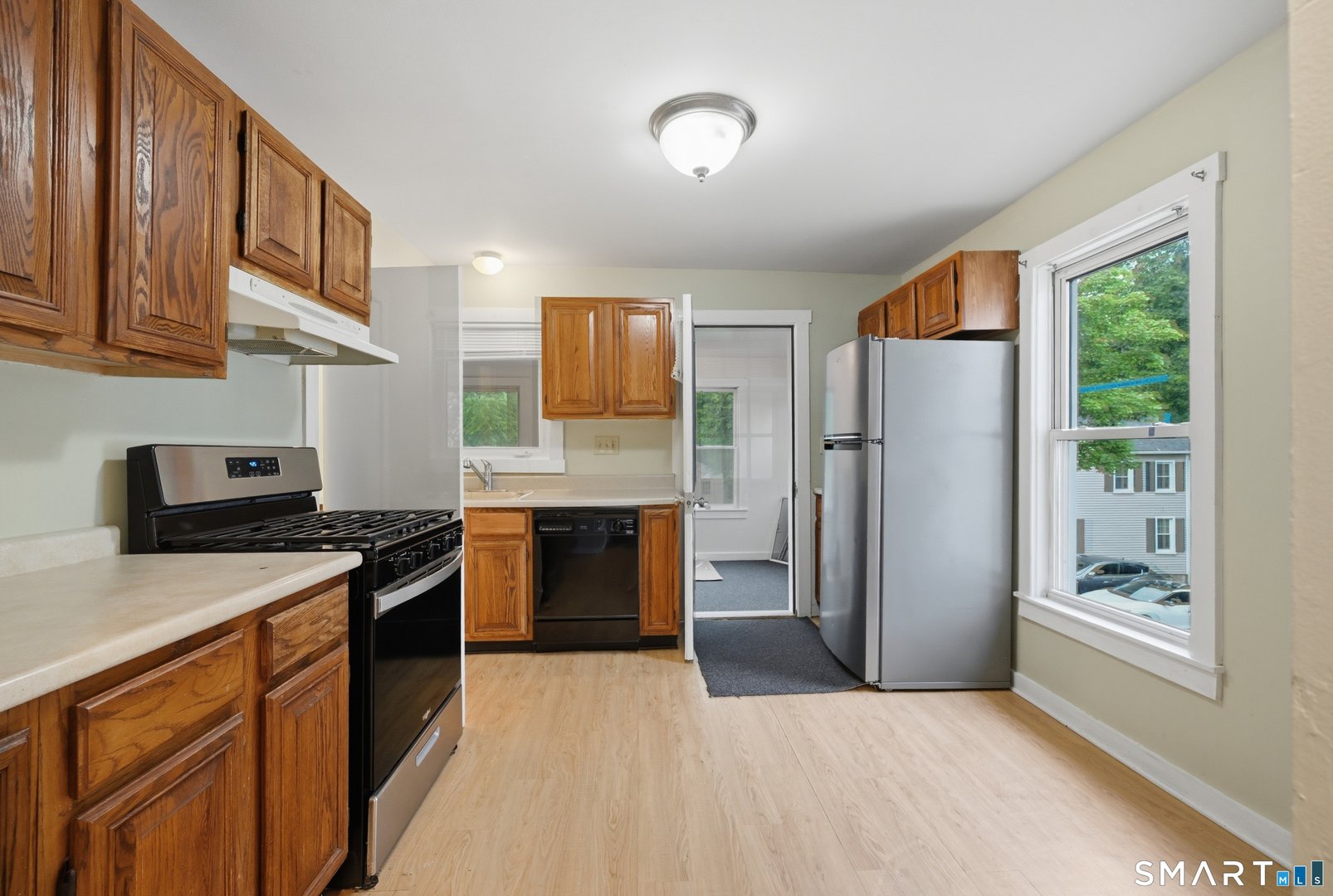 17 Lake Avenue Photo 16