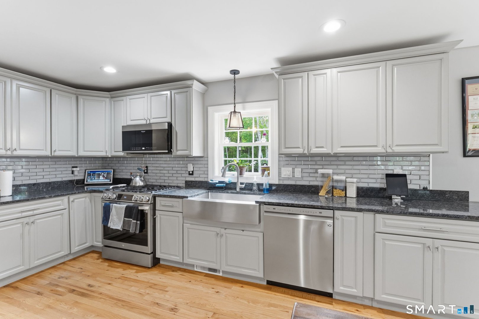 52 Edgerton Road Photo 4