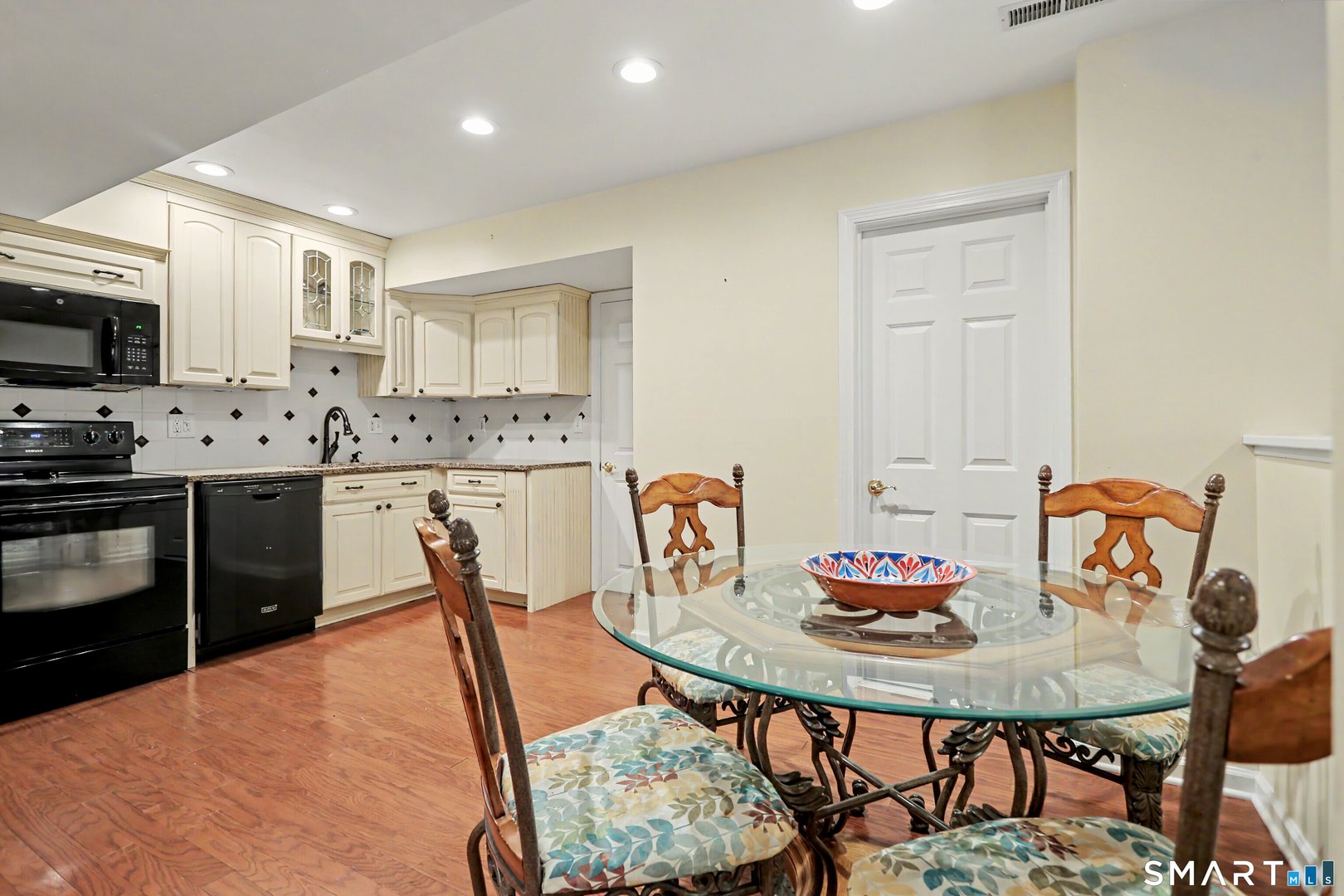 41 Grindstone Lane Photo 30