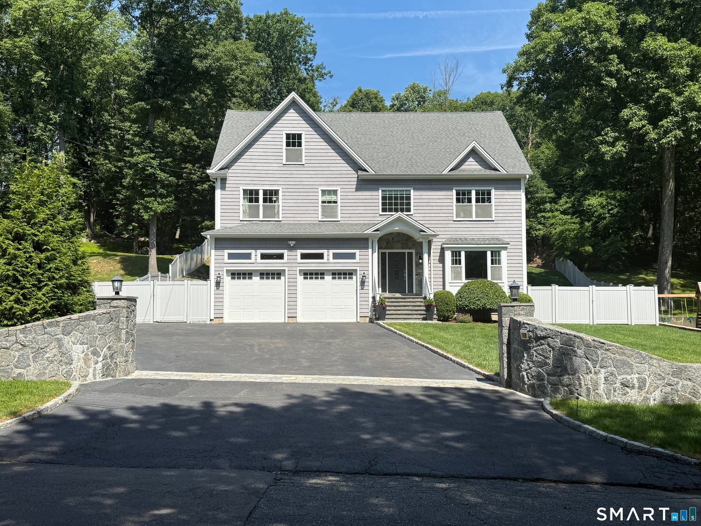 17 Woodlawn Drive Photo 1