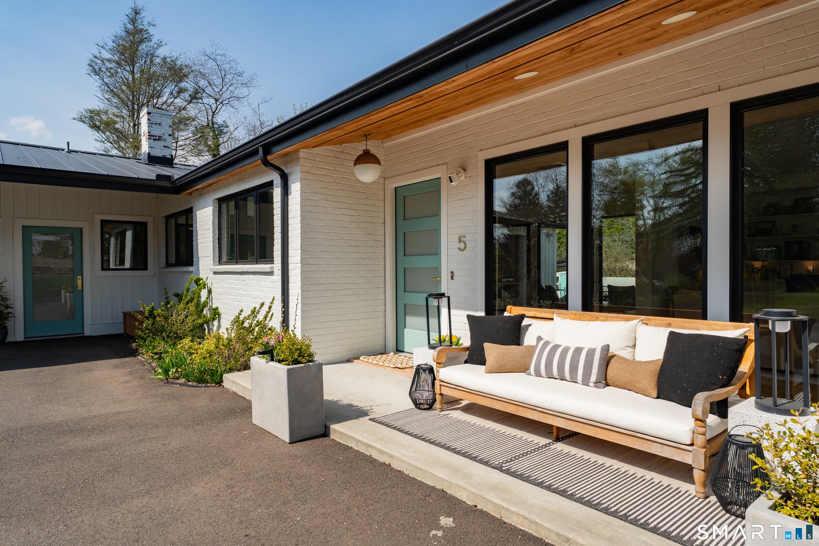 5 Windsor Road Photo 2