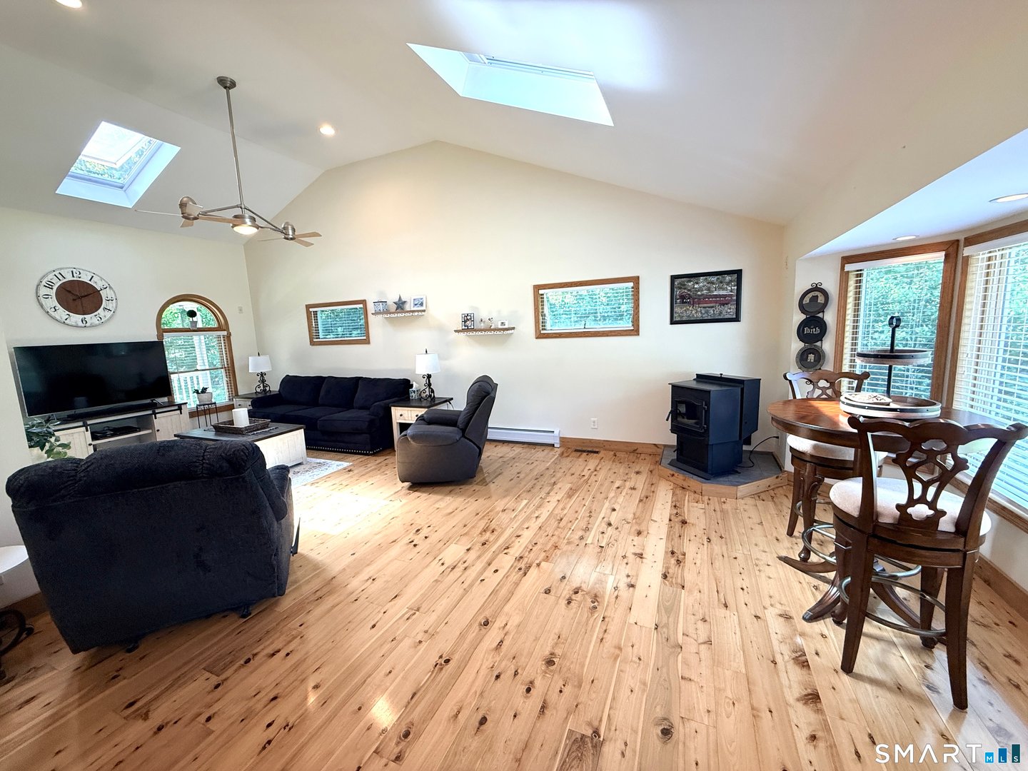 237 Wallens Hill Road Photo 19