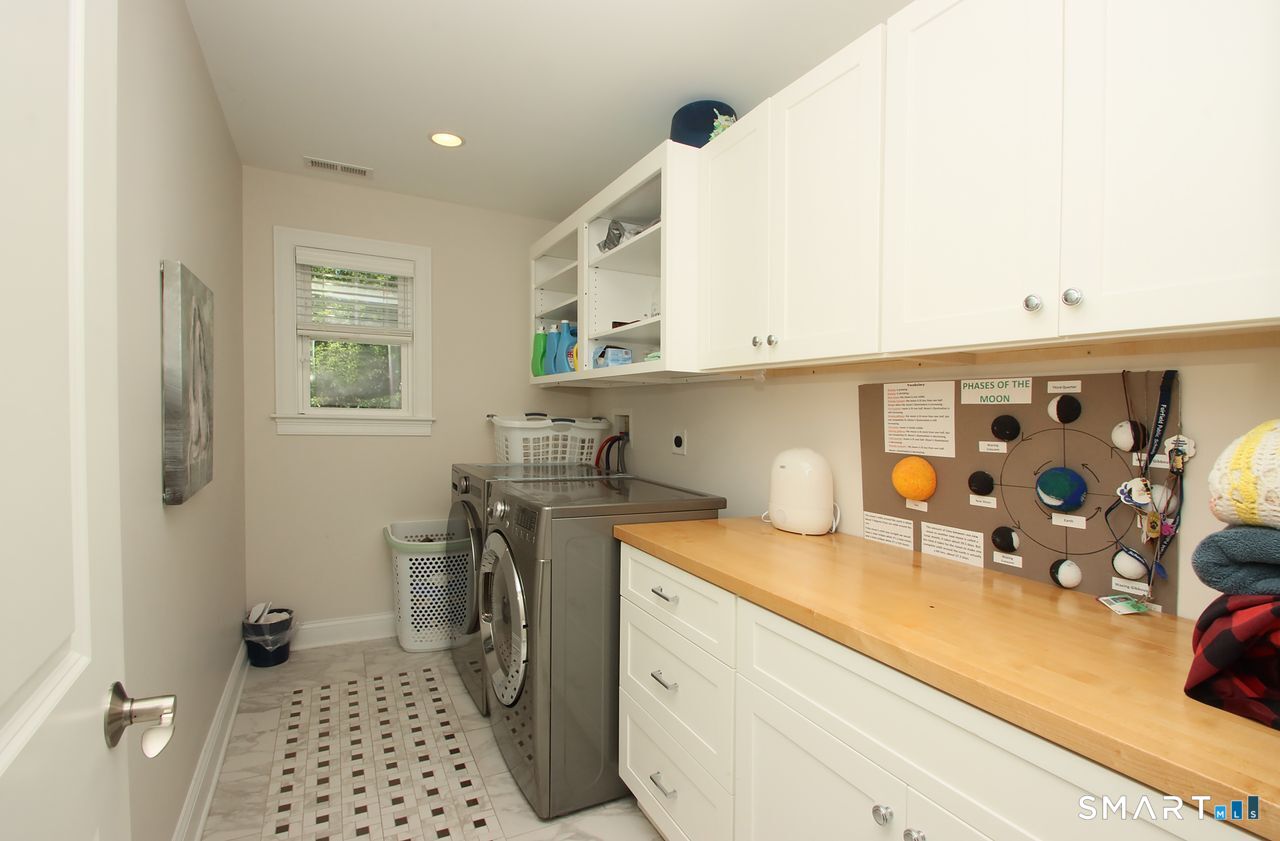 2095 Whitney Avenue Photo 27