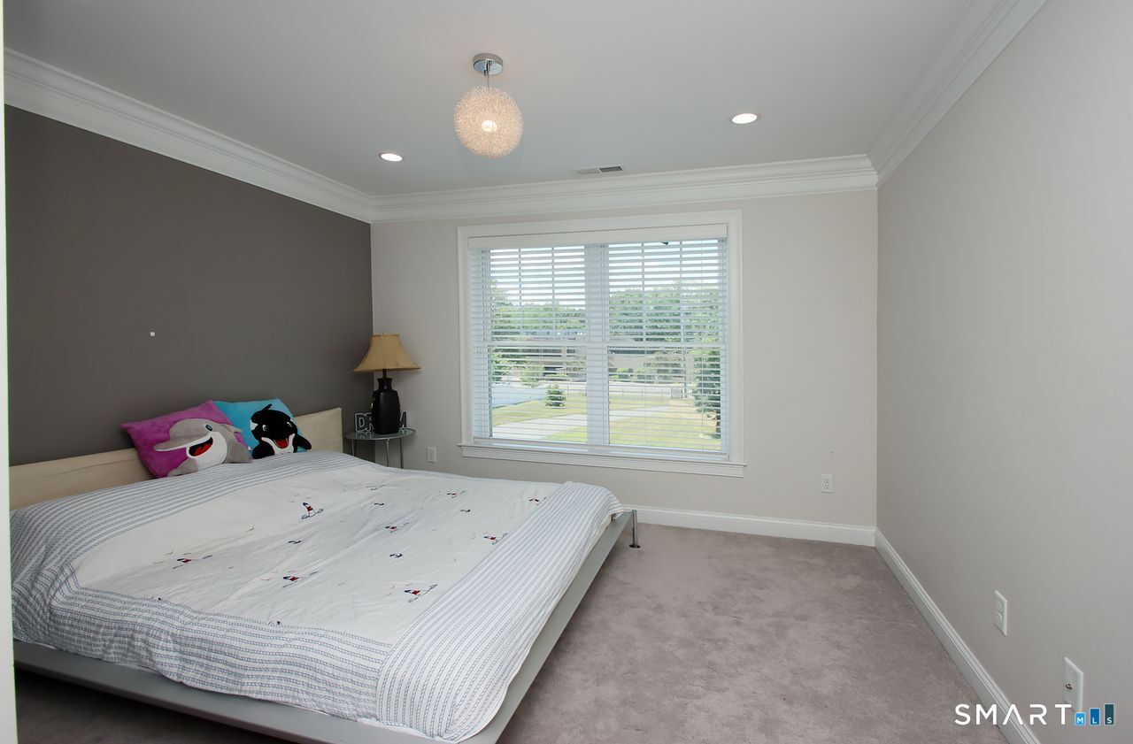 2095 Whitney Avenue Photo 30