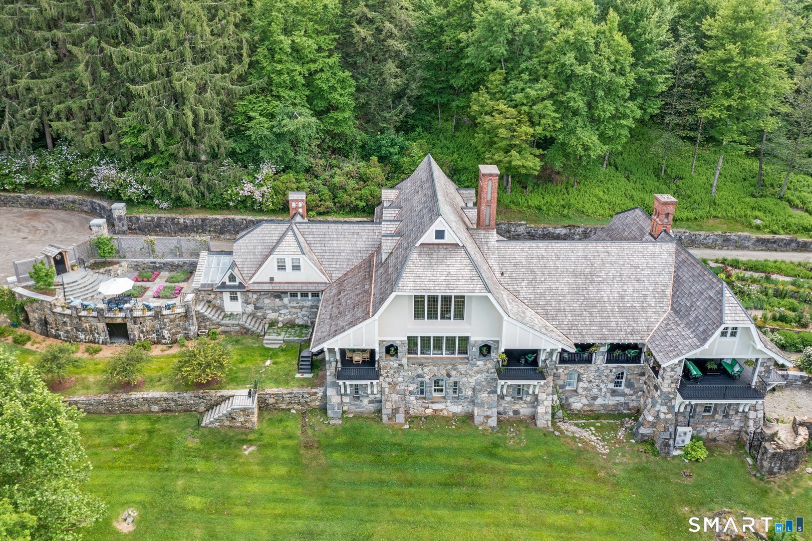 310 Litchfield Road Photo 1