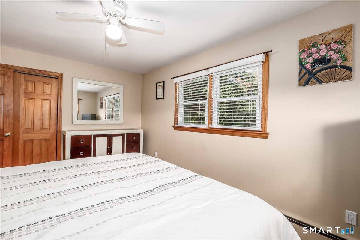 46 Jeanette Road Photo 13