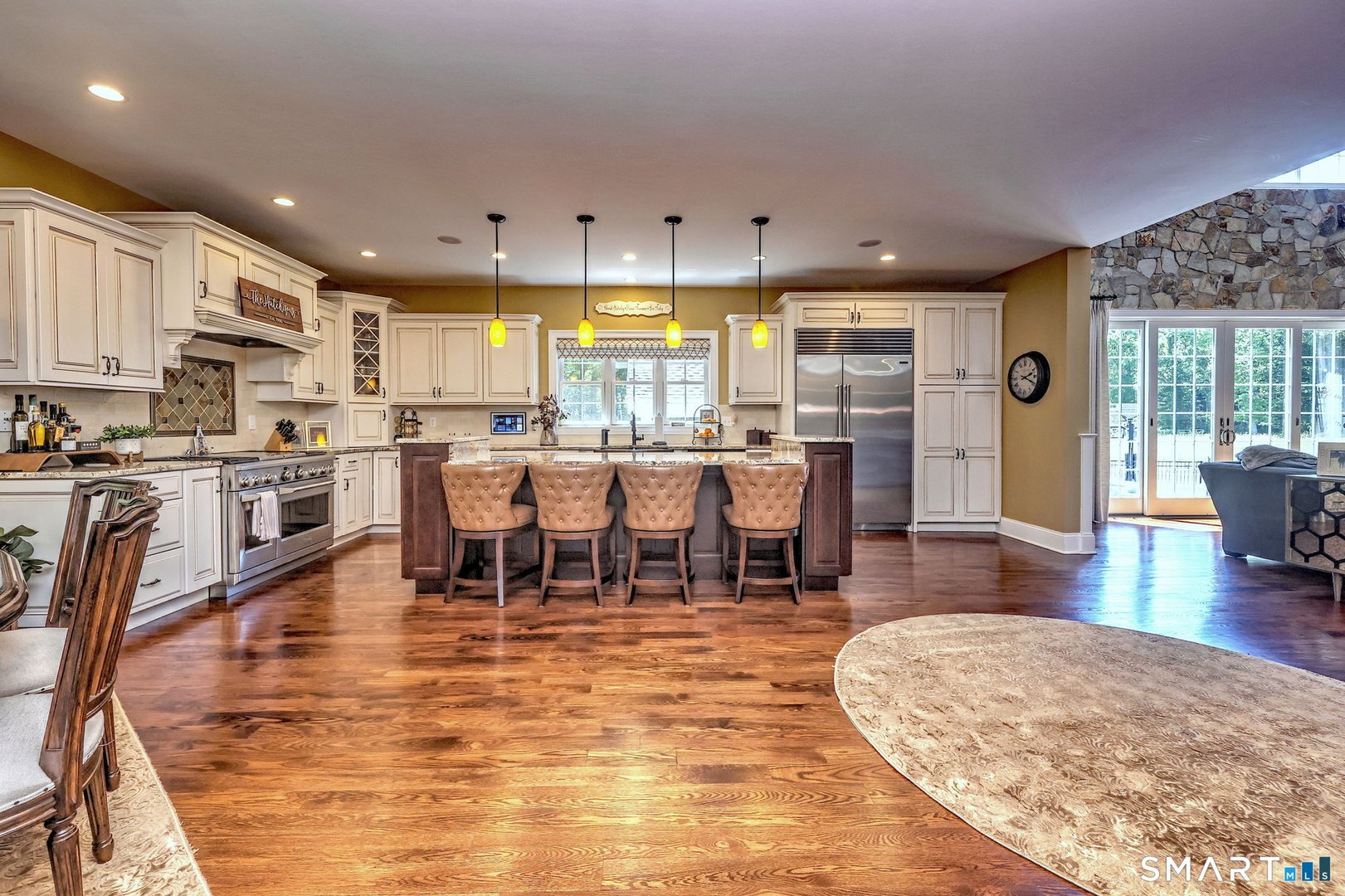 630 Saint Johns Drive Photo 8