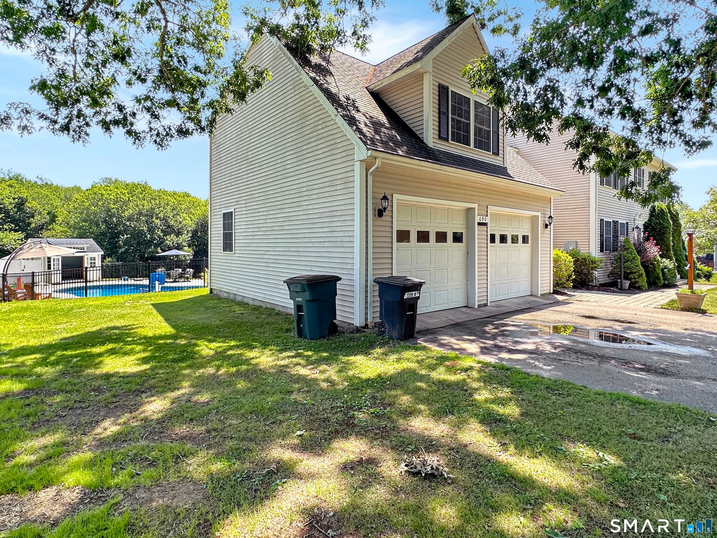 690 West Road Photo 3