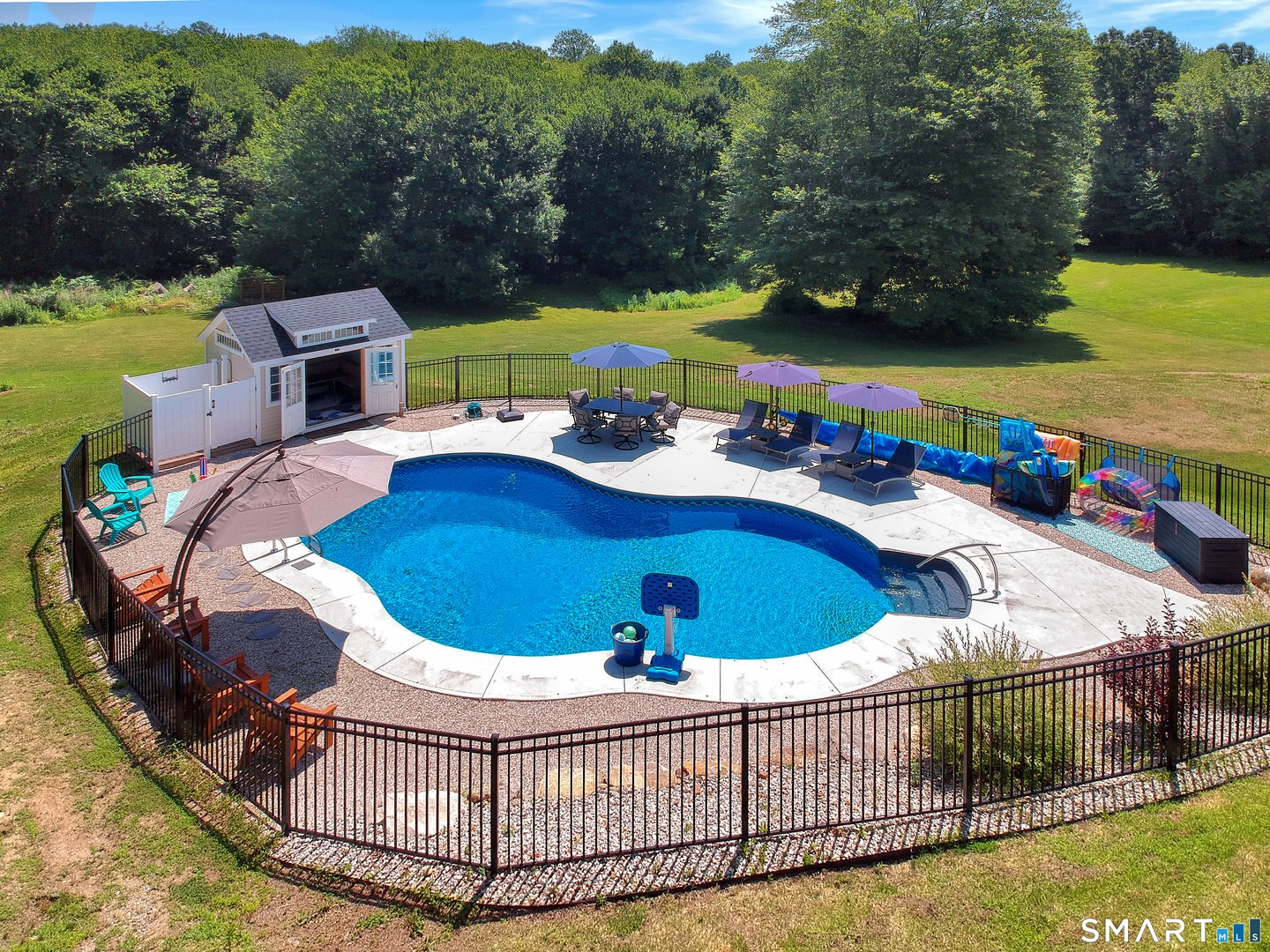 690 West Road Photo 5