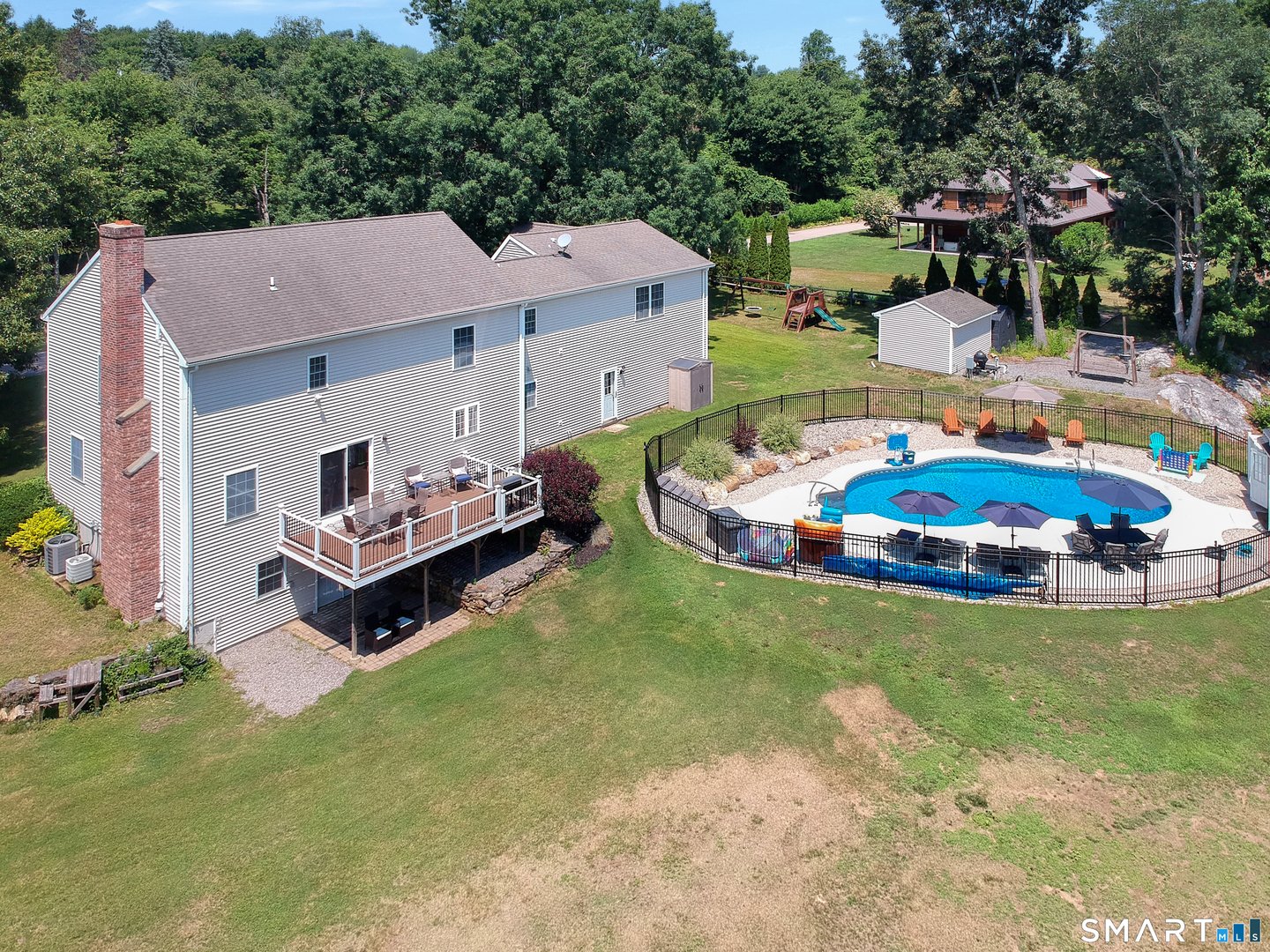 690 West Road Photo 7