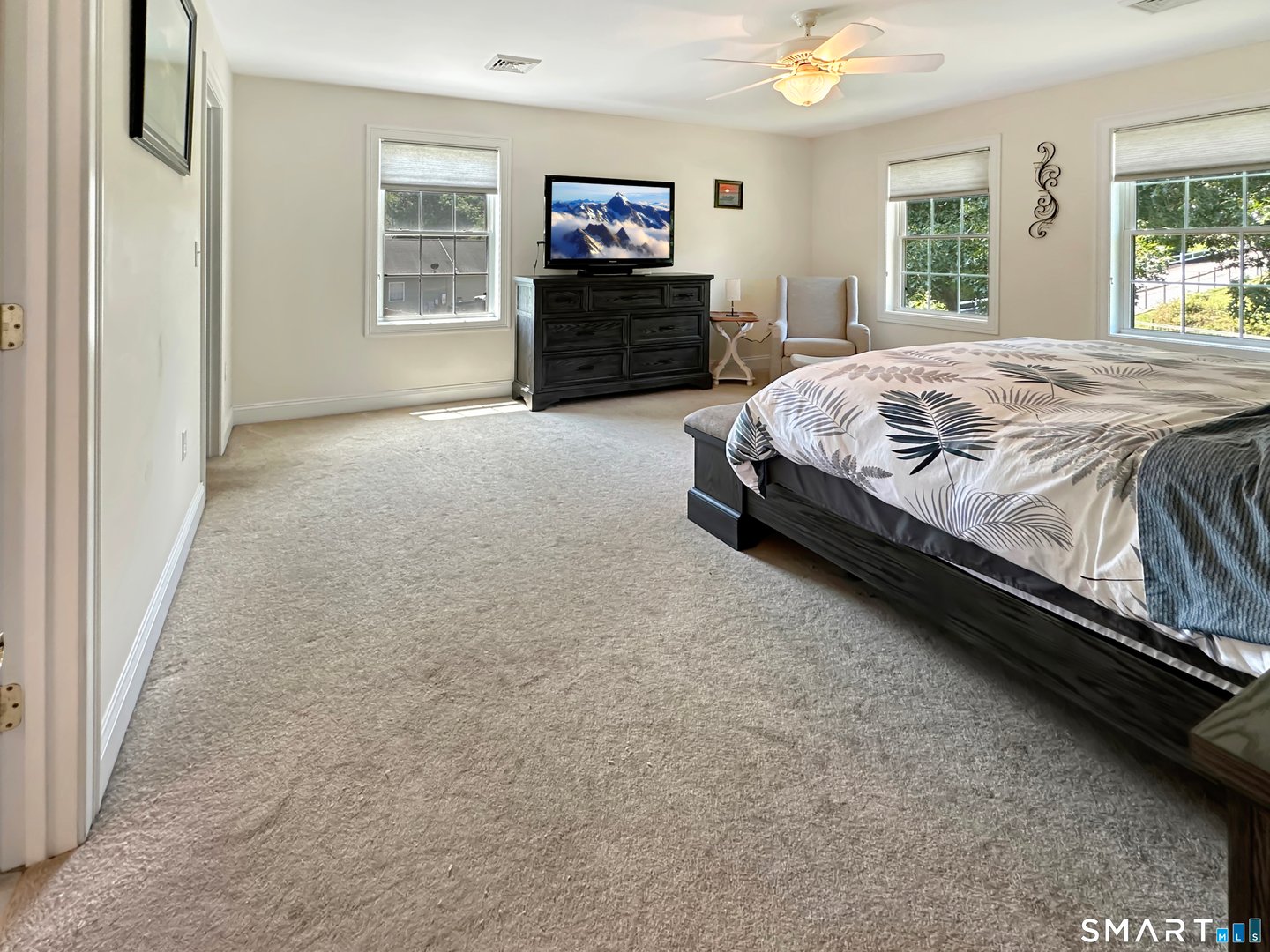 690 West Road Photo 27