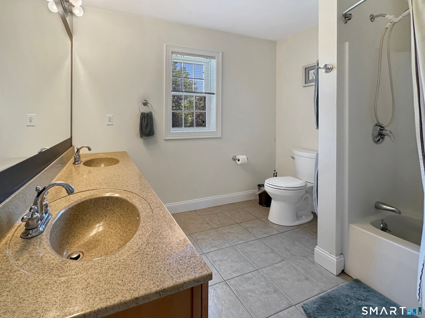 690 West Road Photo 28