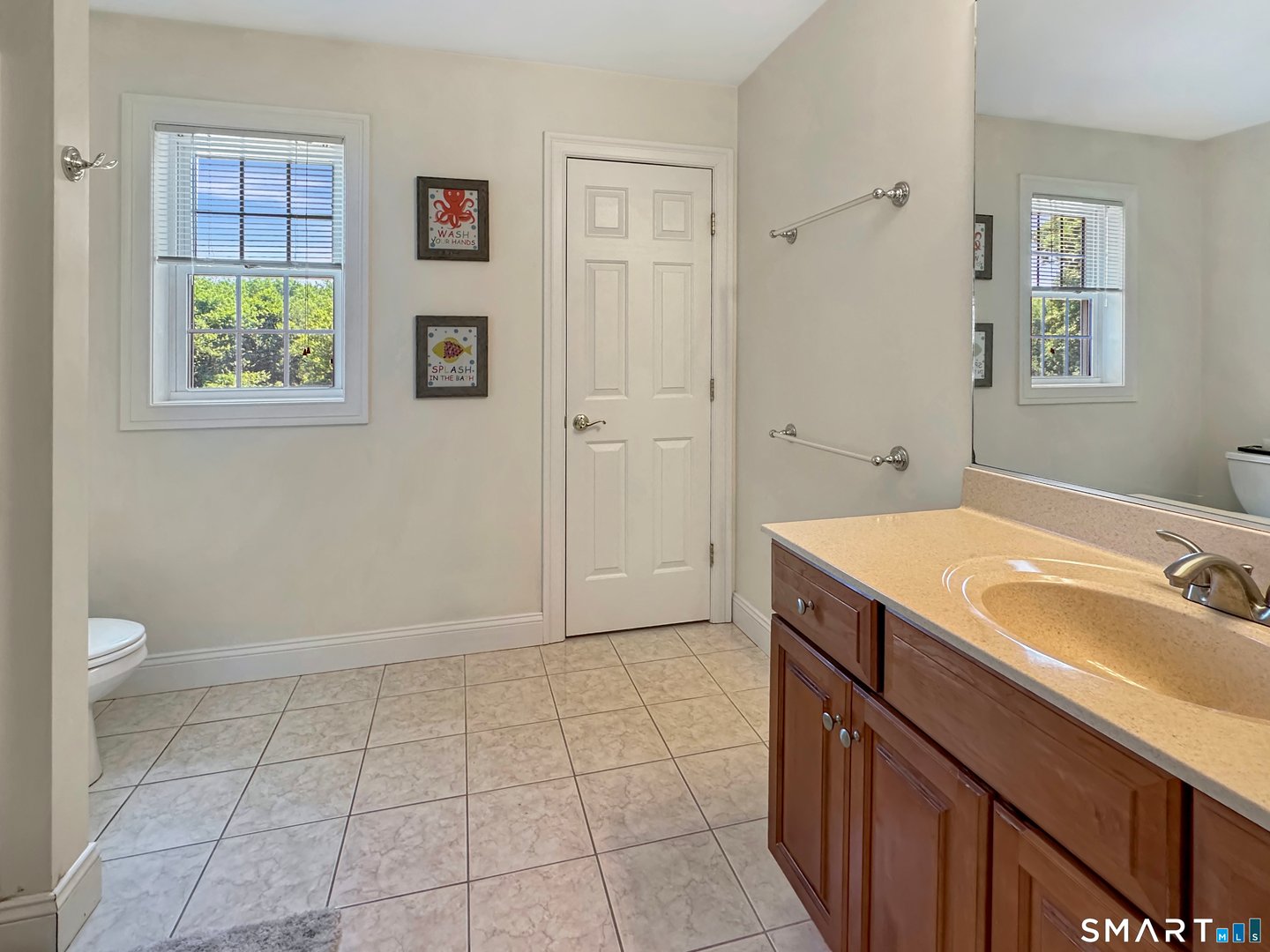 690 West Road Photo 32