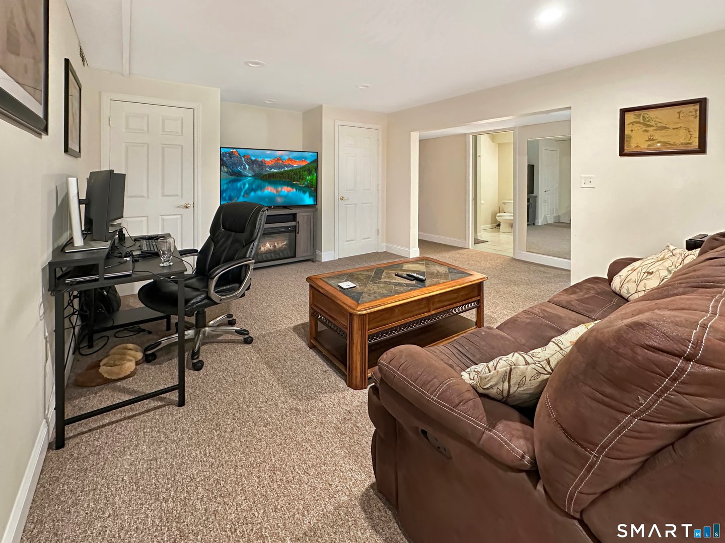 690 West Road Photo 37