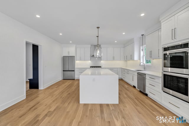 355 Spring Hill Road Photo 4