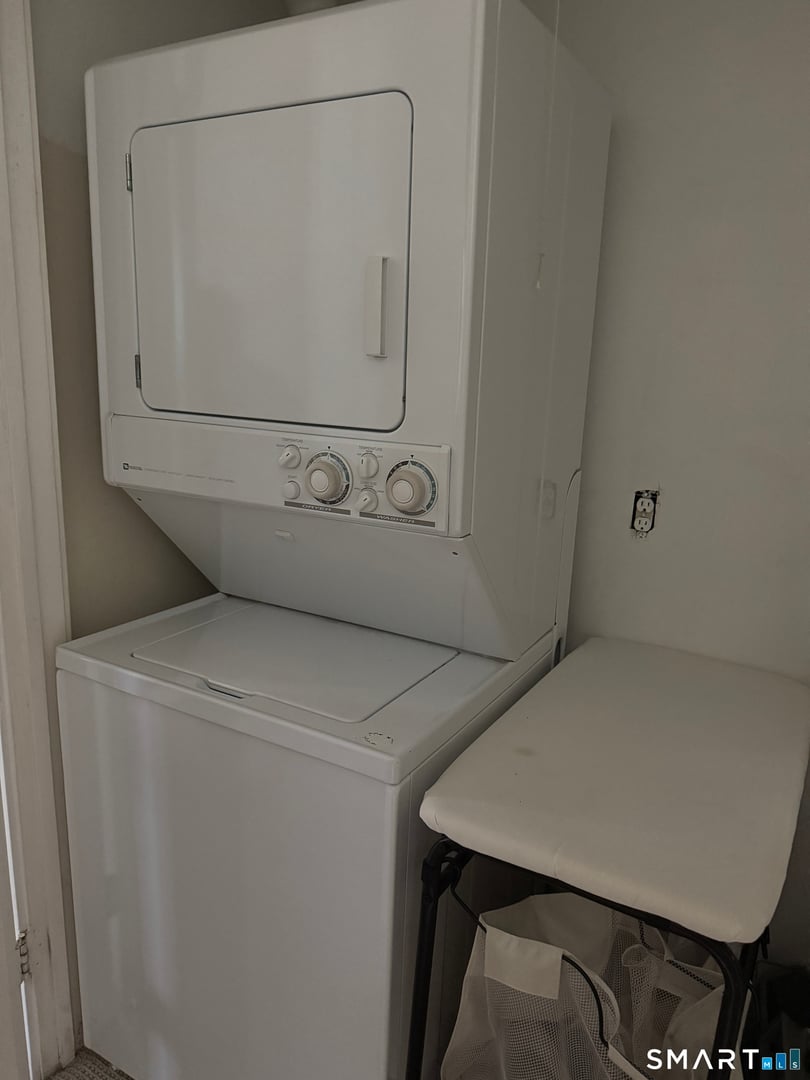 491 Unit B Heritage Village Photo 13