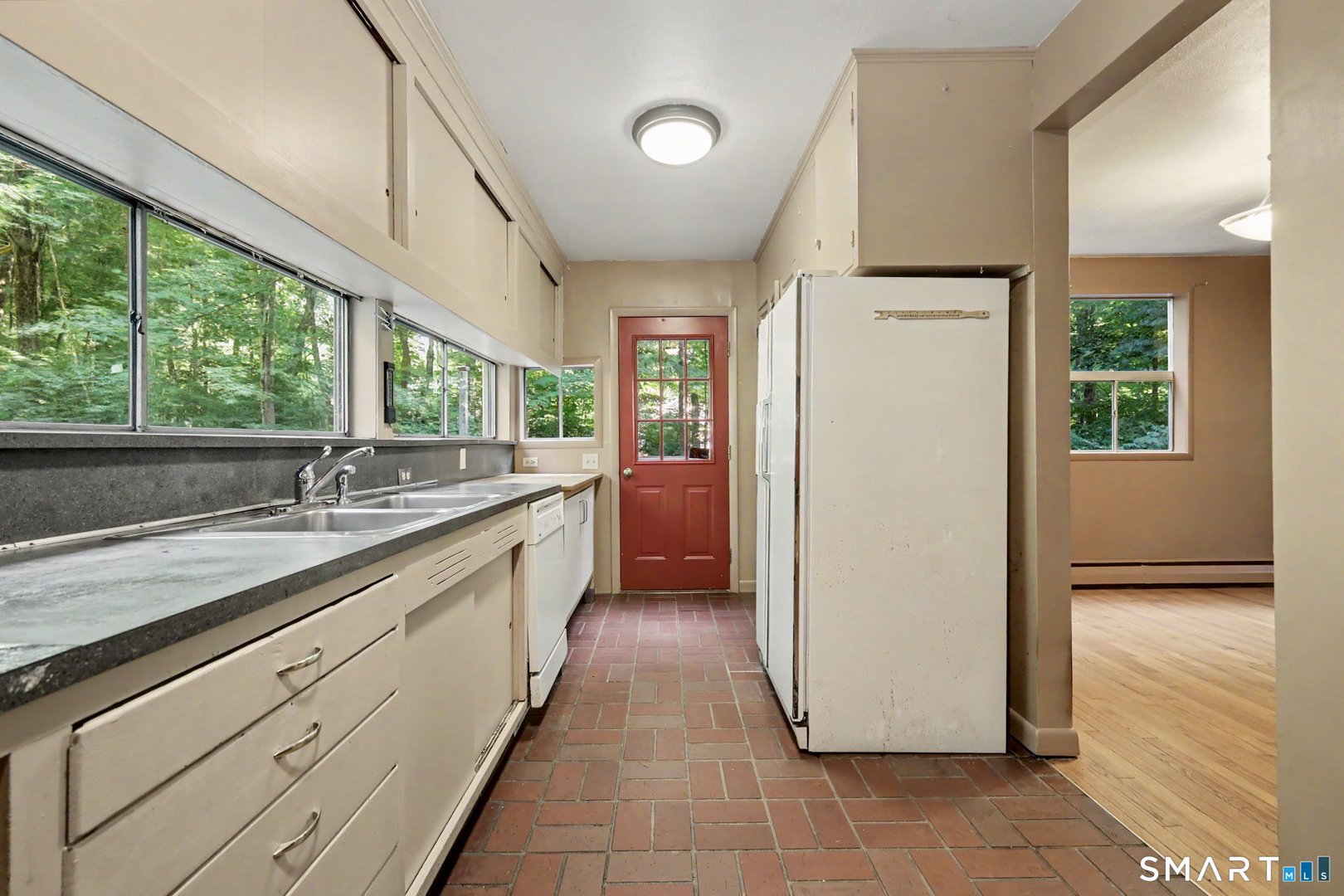 65 Whipple Road Photo 10