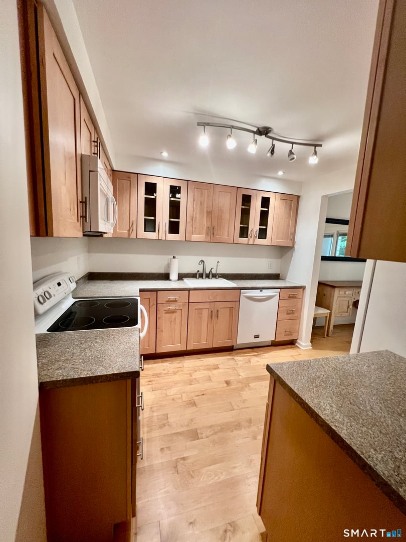 265 Cliffside Drive Photo 9